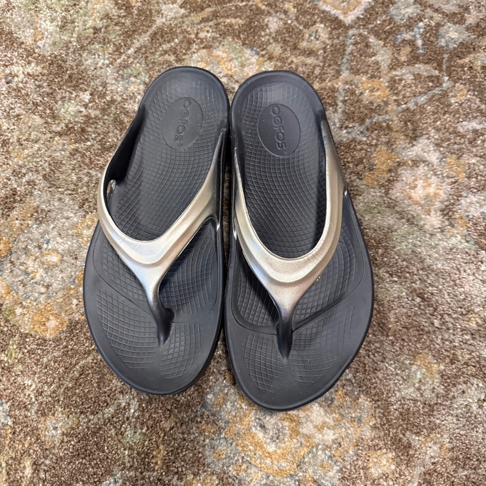 Oofos Oolala Luxe Sandals Black Latte Flip Flops